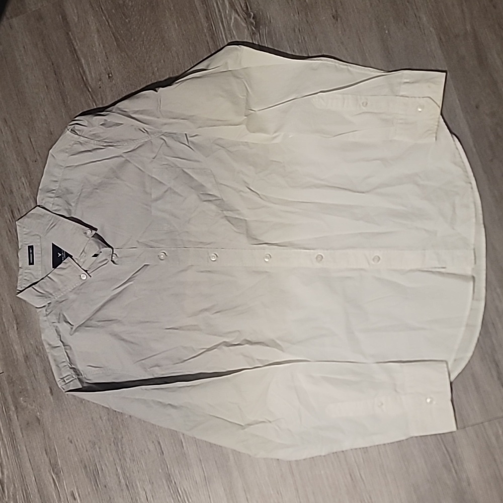 American Eagle Button up